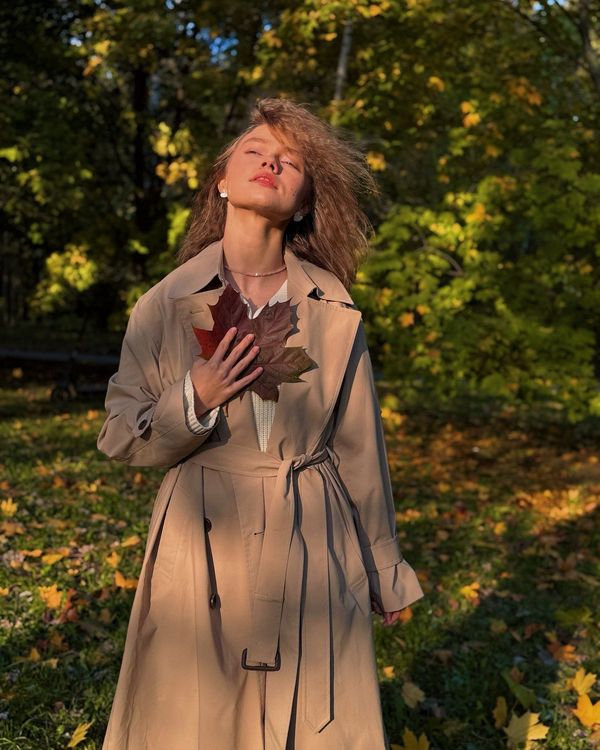Саша Квашеная вспомнила Есенина в осенней фотосессии
