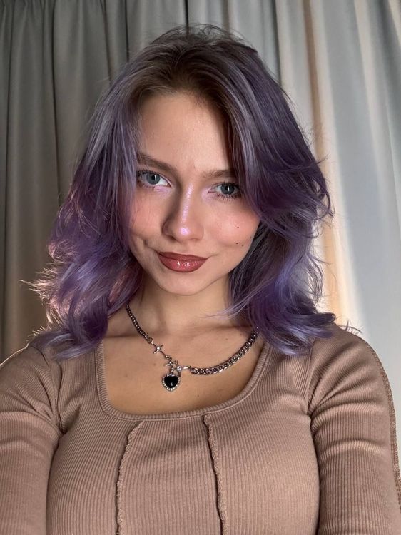 Саша Квашеная покрасилась в новый лиловый цвет