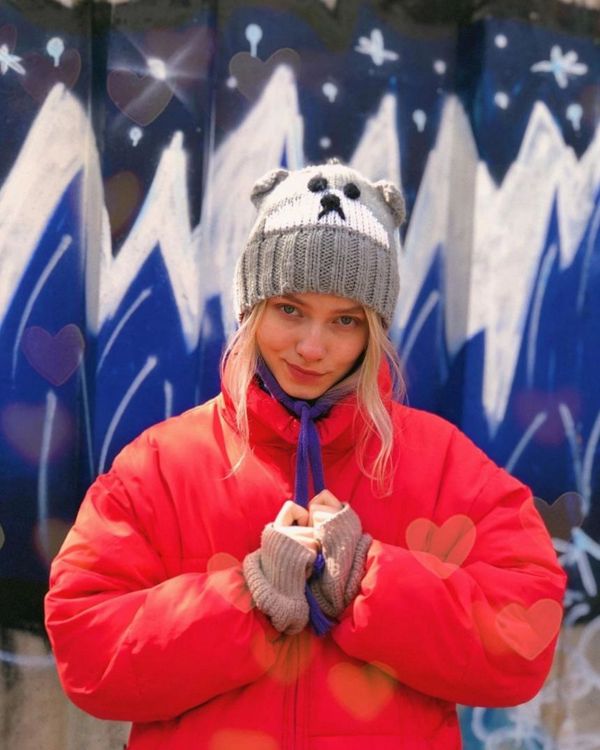 Саша Квашеная няшка-милашка гуляет зимой