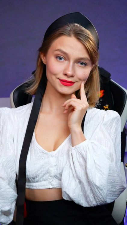 Саша Квашеная записала новый шортсик Распутин в кокошнике