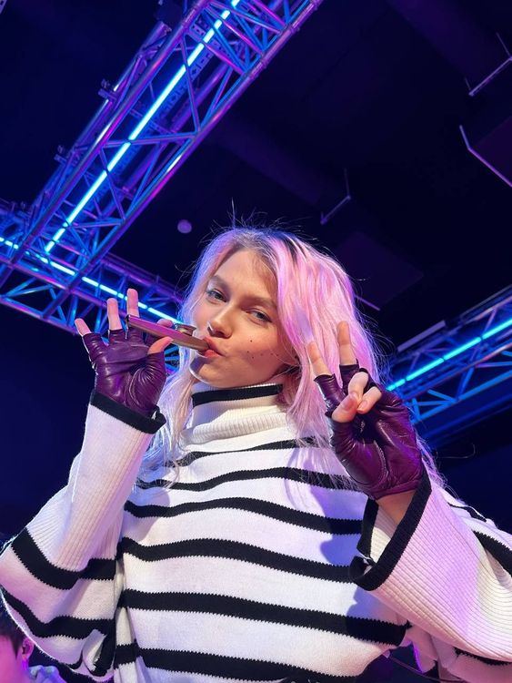 Саша Квашеная на записи кавера Zaz - Je veux с Союзом