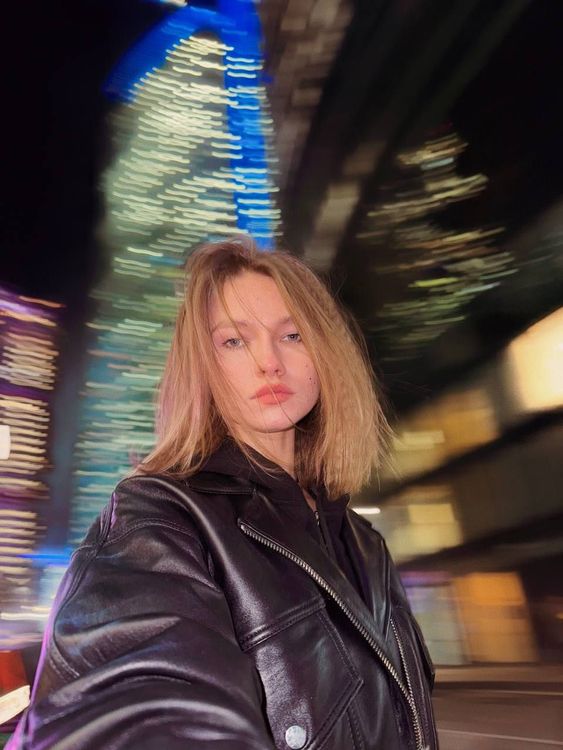 Саша Квашеная записывает сниппет Дыхания рядом с Москва-Сити